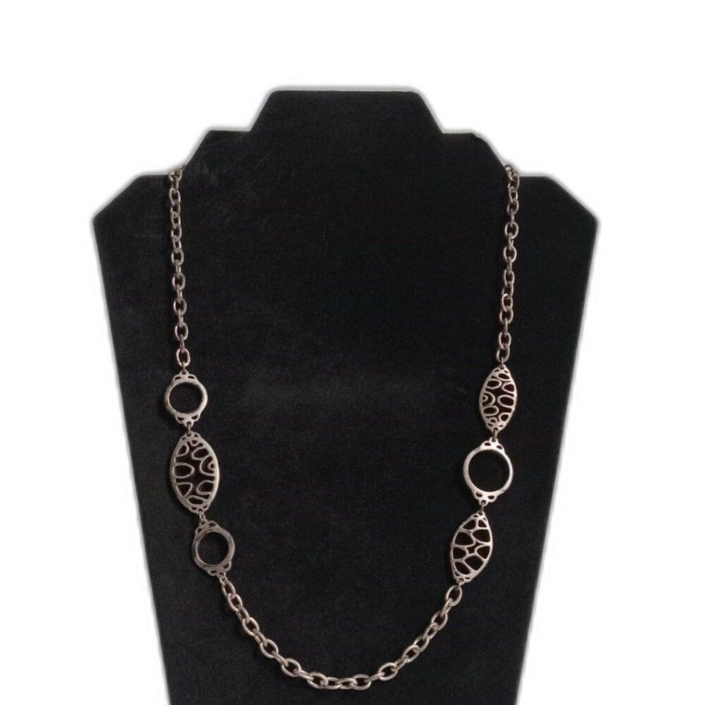Silver Toned Metal Ovals and Circles Filigree Design Cable Link Chain Necklace